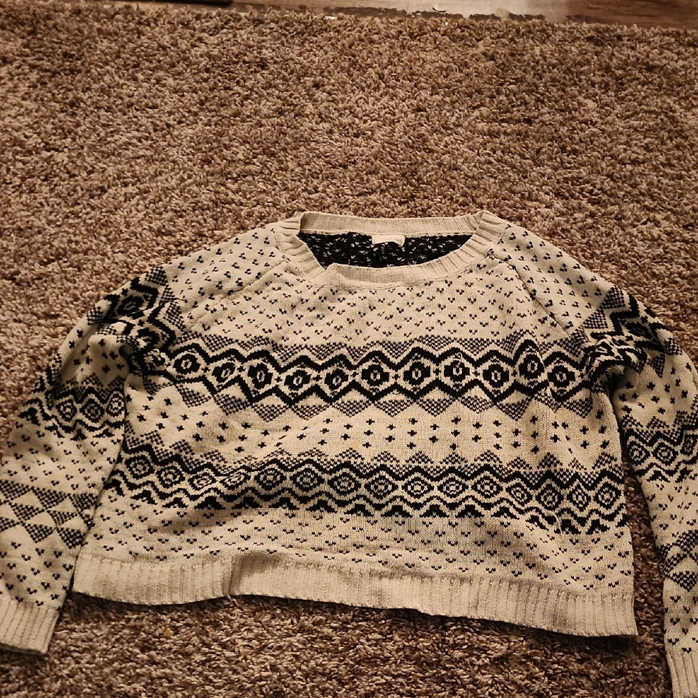 Wet Seal Black and Cream Crew Neck Sweater